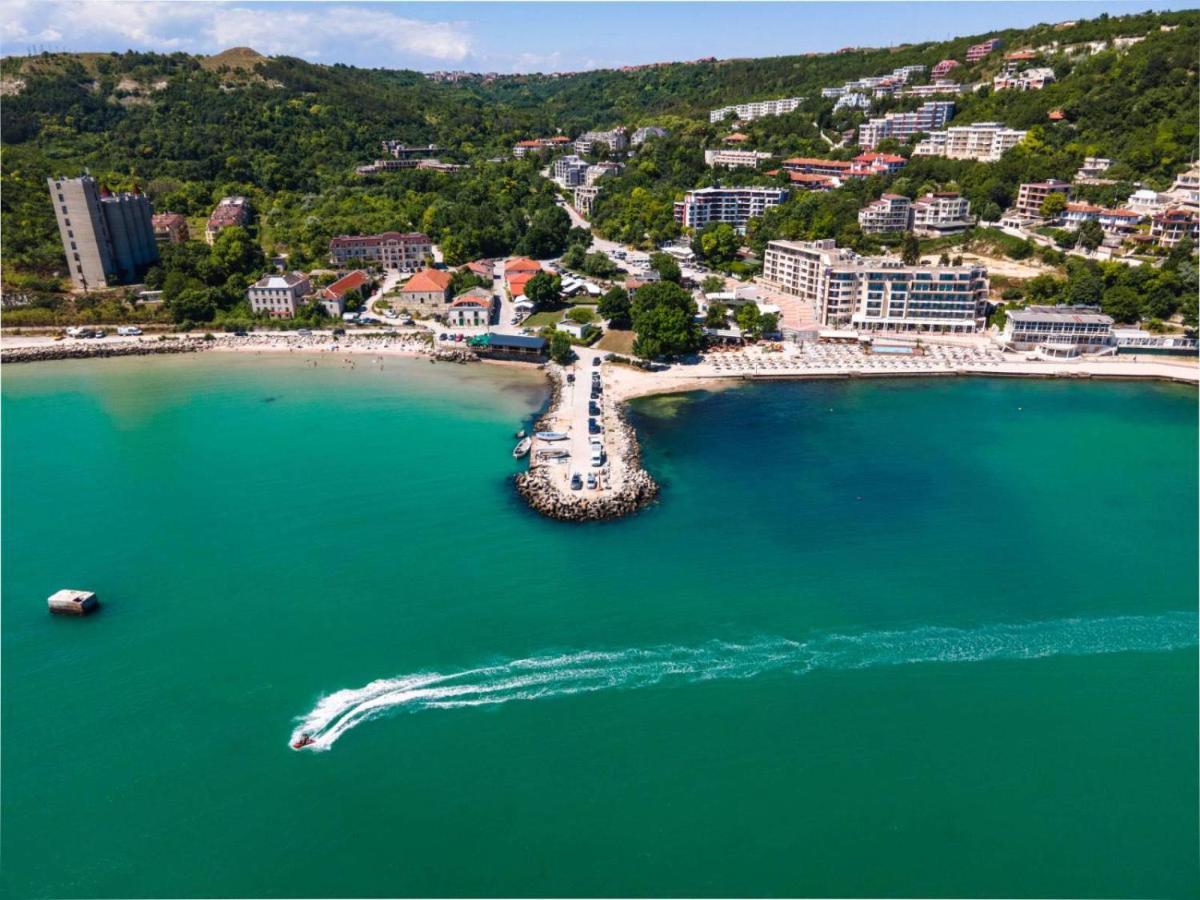 Royal Grand Hotel And Spa Каварна Экстерьер фото